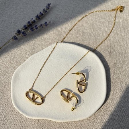 طقم عقد وحلق